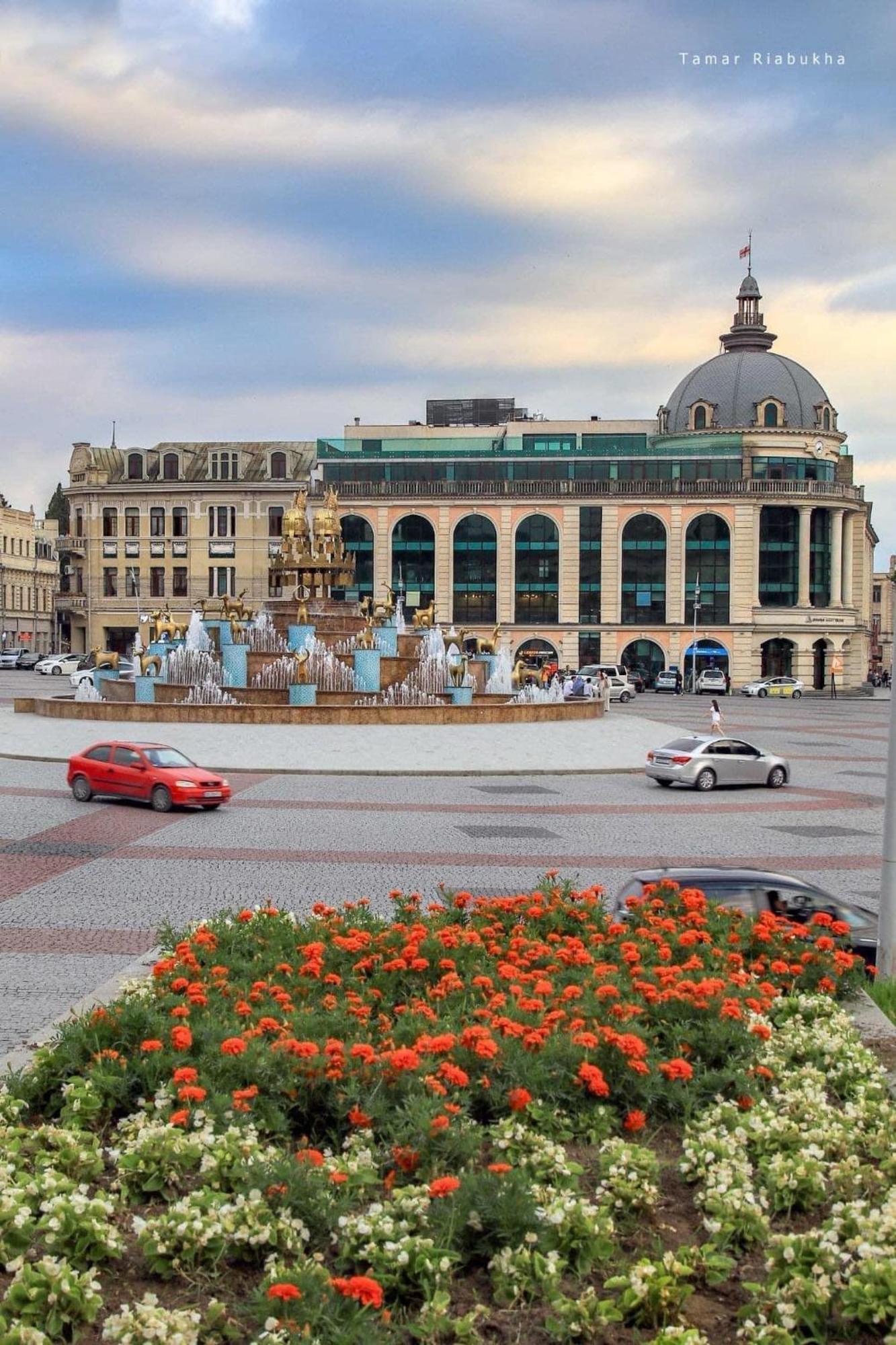 Lux Palace Hotel Koetaisi Buitenkant foto