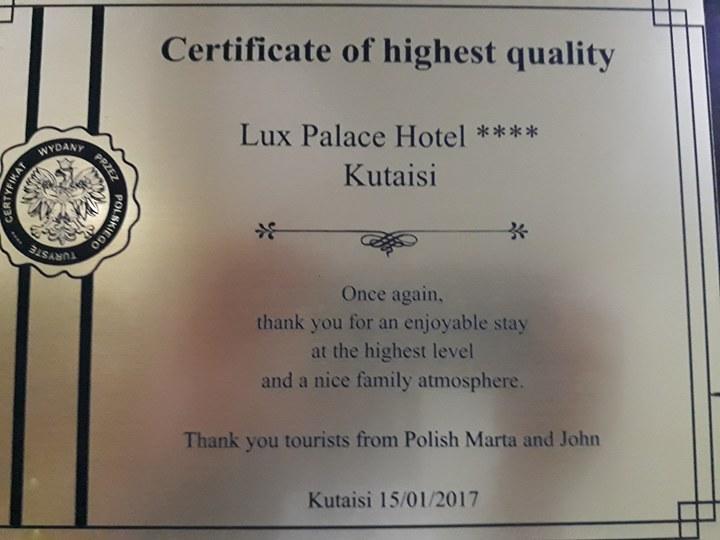 Lux Palace Hotel Koetaisi Buitenkant foto