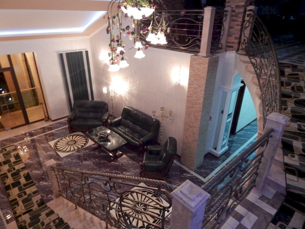Lux Palace Hotel Koetaisi Buitenkant foto