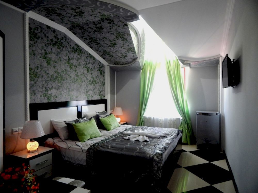 Lux Palace Hotel Koetaisi Buitenkant foto