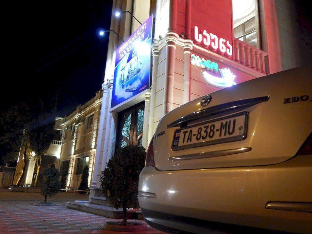 Lux Palace Hotel Koetaisi Buitenkant foto